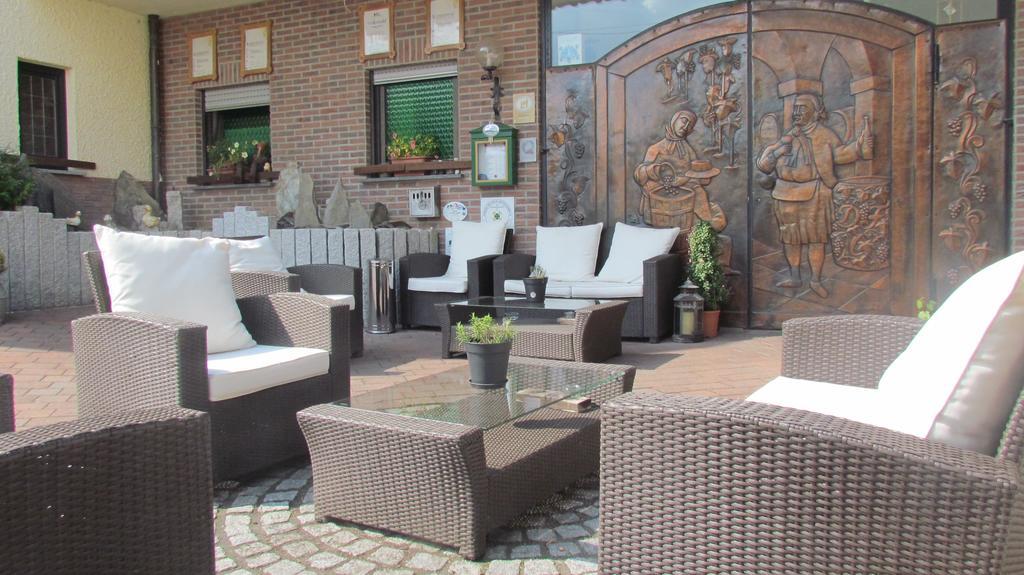 Hotel Moselsteig Osann-Monzel Exterior photo